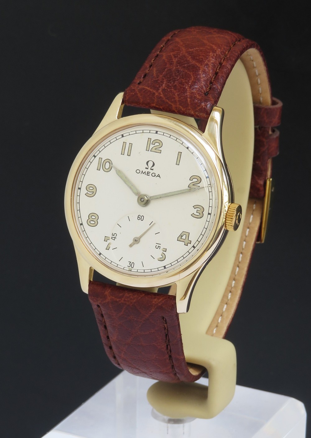 Solid 9ct Gold Omega 30T2 c1945-46