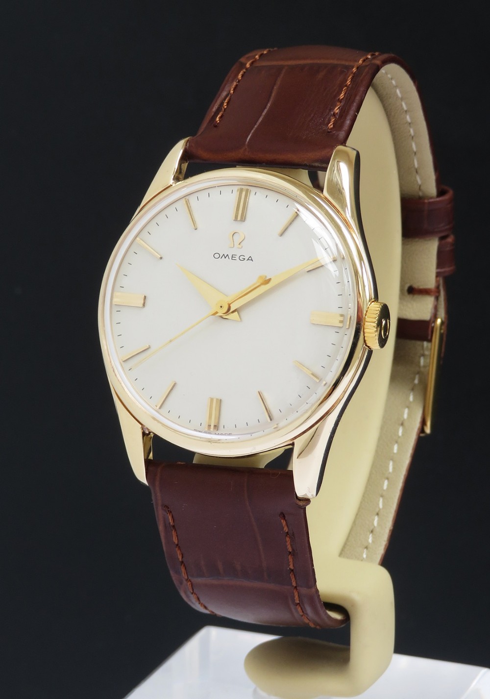 Classic Solid 9ct Gold Omega Calibre 286 c1963