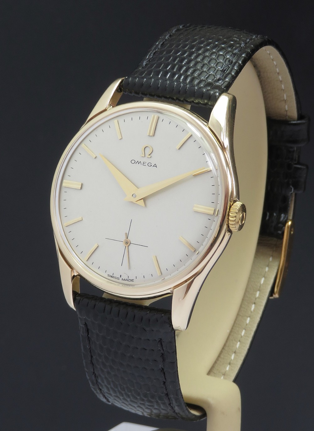 Solid 9ct Gold Omega Calibre 268 c1961