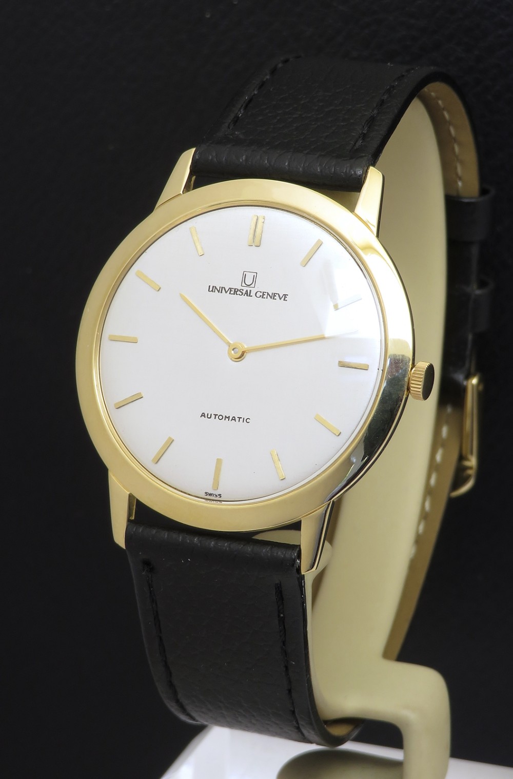 Solid 18ct Gold ultra thin Universal Geneve Deluxe Microrotor automatic watch c1968 
