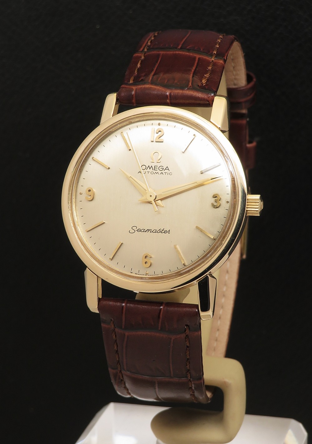 Near Mint Heavy solid 9ct gold Omega Seamaster Automatic box and papers 1965
