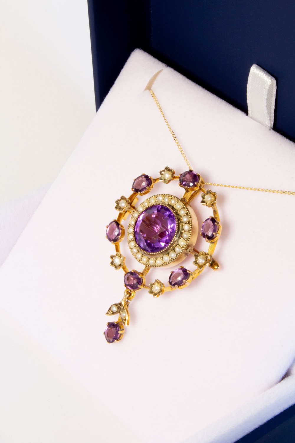 Beautiful Art Nouveau Edwardian Solid 9ct Gold Amethyst and Seed Pearl Pendant/Brooch View II