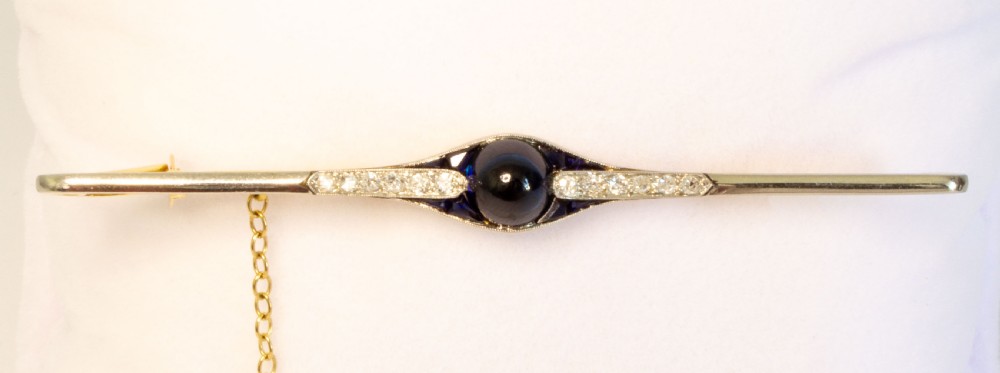 Stunning 18ct Sapphire & Diamond Bar Brooch