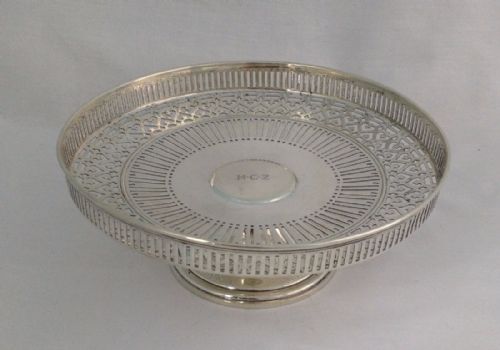 Stunning Tiffany & Co. Sterling Silver Tazza Comport 7 1/2" C.1912 George V Pierced Heart Detail