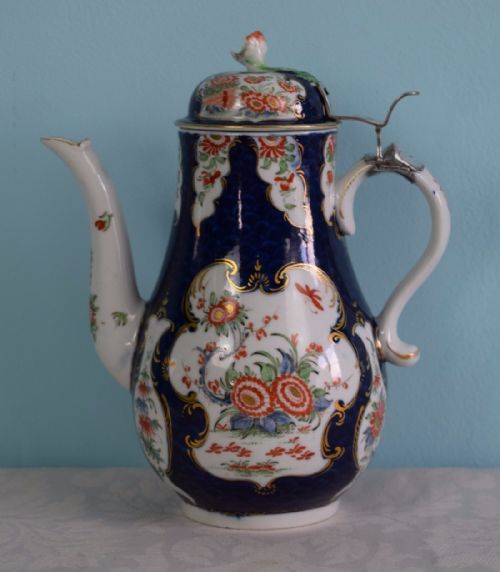 Superb First Period Worcester Coffee Pot C.1765 Blue Scale Polychrome Enamels Flowers Kakiemon Dr Wall Early