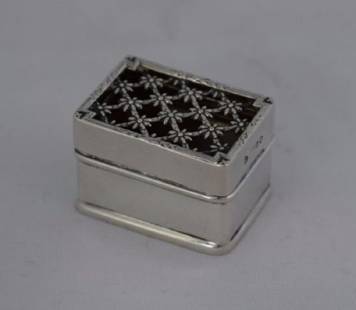 Pretty Edwardian Silver Pomander Box William Comyns 1909 Table Vinaigrette