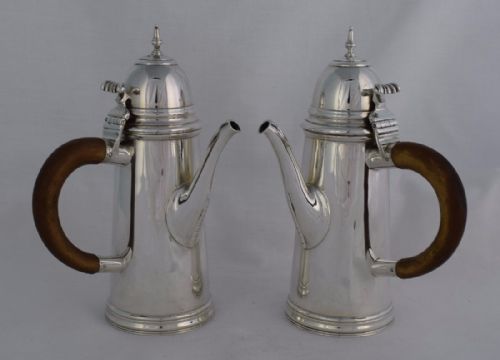 Lovely Pair Silver Cafe Au Lait Pots William Comyns Walnut Side Handles George V Chocolate 1913