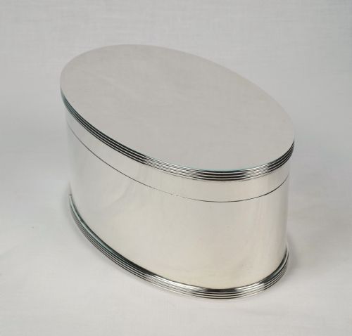 fig 1. Art Deco Sterling Silver Biscuit Wafer Box Goldsmiths & Silversmiths Co.