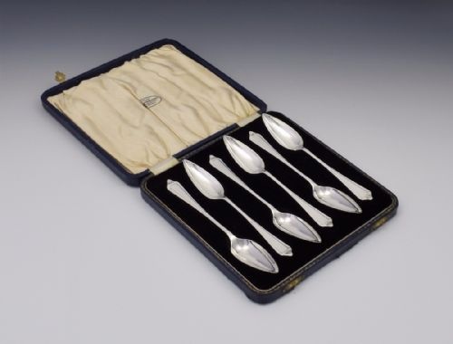 Pretty Cased Set of 6 Silver Grapefruit Spoons William Hair Haseler