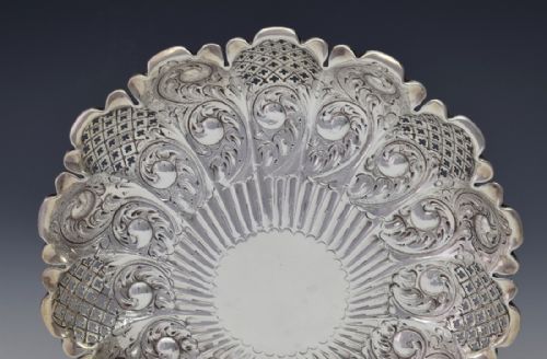 fig 1. Edwardian Large Silver Scallop Shell Sweetmeat Bonbon Dish