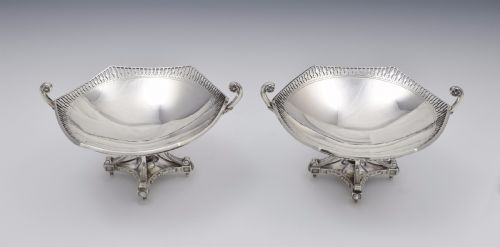 fig 1. Fine Ornate Pair George V Silver Sweetmeat Dishes D&M Davis