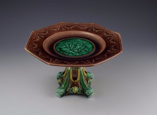 victorian wedgwood majolica tazza with cherubs dolphins - CATEGORY: ANTIQUE CERAMICS - DATED VICTORIAN