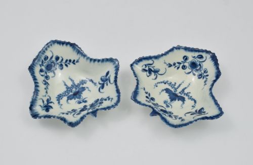 Pair of First Period Worcester Porcelain Vine Leaf Pickle Dishes