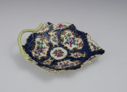 FIRST PERIOD WORCESTER SCALE BLUE LEAF DISH DR WALL - ADDITIONAL PHOTO 2