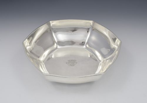 fig 1. Large Tiffany & Co. Sterling Silver Fruit Bowl c.1911
