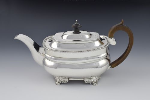 fig 1. George III Silver Teapot Robert Hennell I London 1794