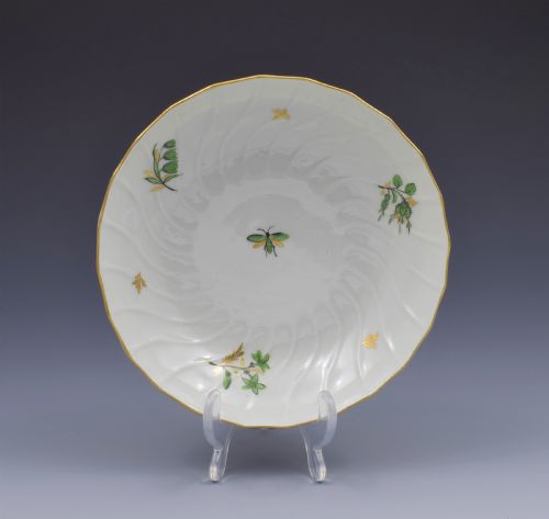 fig 1. Flight & Barr Worcester Porcelain Spiral Fluted Tea Bowl & Saucer