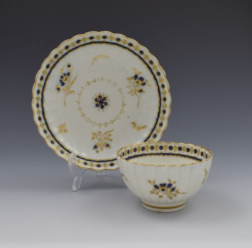 Caughley Porcelain Fluted Tea Bowl & Saucer Dresden Flowers C.1785