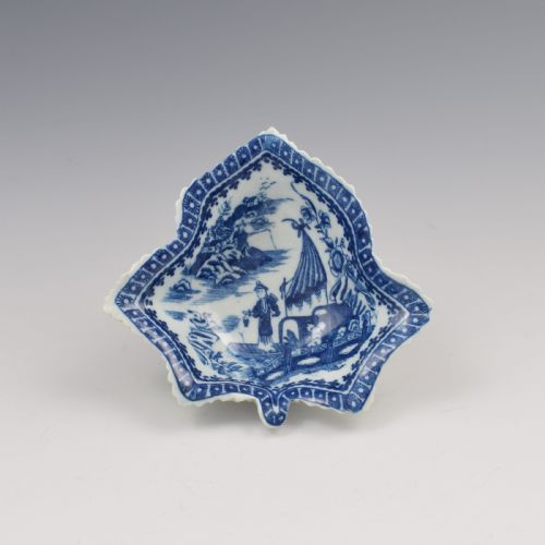 fig 1. Caughley Porcelain Large Leaf Shaped Pickle Dish Fisherman Pattern c.1780