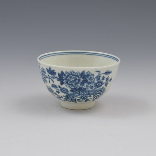 Small First Period Worcester Porcelain Fence Pattern Tea Bowl C.1765