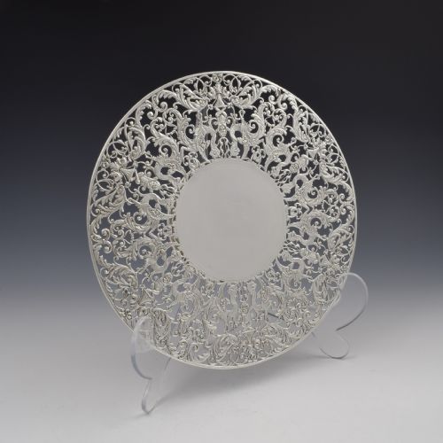 Art Nouveau American Pierced Sterling Silver Cake Stand / Tazza C.1900