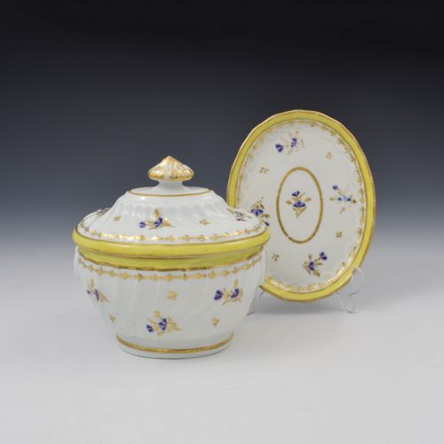 Chamberlain Worcester Porcelain Spiral Fluted Sucrier & Cover / Sugar Box 190