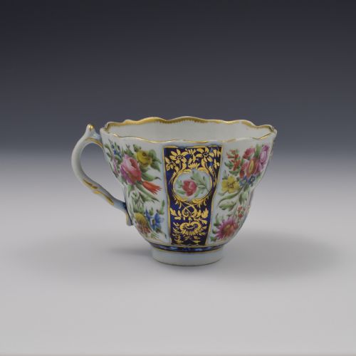 First Period Worcester Porcelain Queen's Pattern Chocolate Cup C.1768