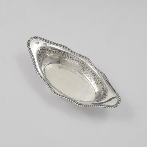 Edwardian Pierced Silver Bonbon / Trinket Dish Goldsmiths & Silversmiths Co.