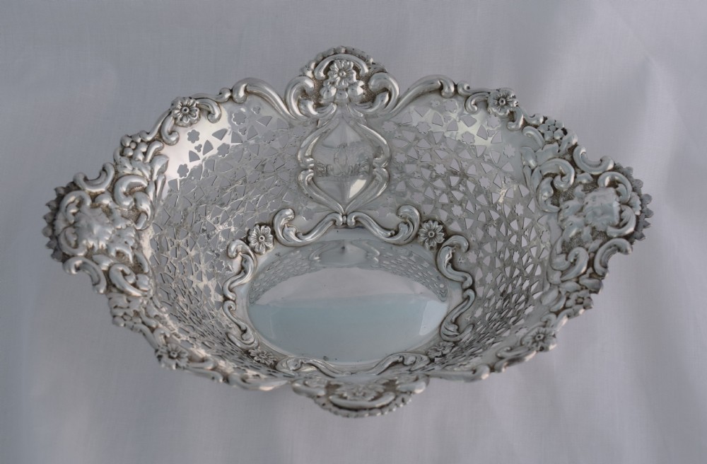 Stunning Edwardian Silver Bread Basket Chester 1902 Jay Richard Attenborough Fruit Embossed Pierced Bowl 
