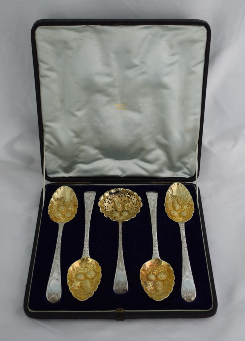 Georgian 5 Piece Silver Gilt Berry Set Hester Bateman George Smith III Cased Spoons 18thC George III