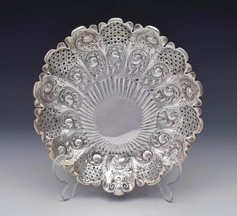 Edwardian Large Silver Scallop Shell Sweetmeat Bonbon Dish