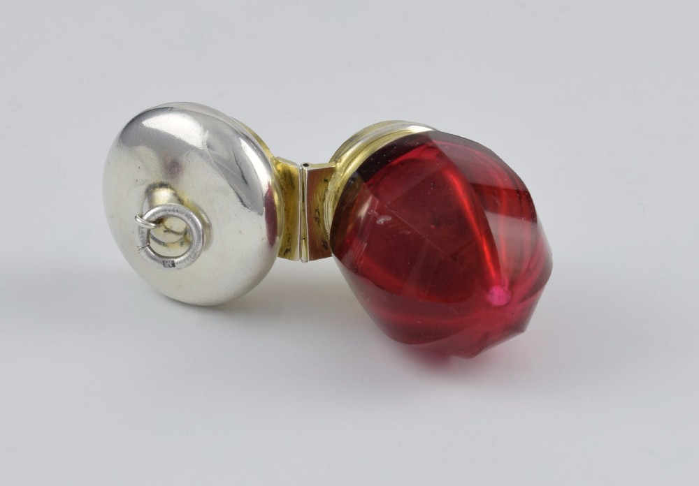 Small Victorian Ruby Glass & Silver Vinaigrette In Velvet Case View XII