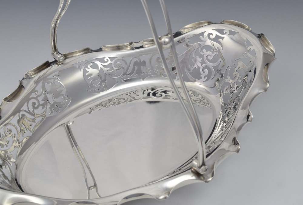 George V Silver Table Bread Basket Alexander Clark & Co. Sheffield 1920 View IV