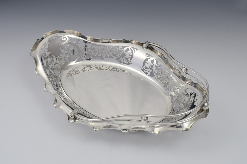 George V Silver Table Bread Basket Alexander Clark & Co. Sheffield 1920 View VII
