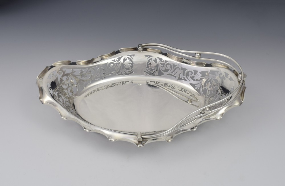 George V Silver Table Bread Basket Alexander Clark & Co. Sheffield 1920 View VIII