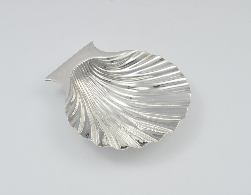 Unusual George II Silver Scallop Shell Butter Dish Peter Archambo I View VII