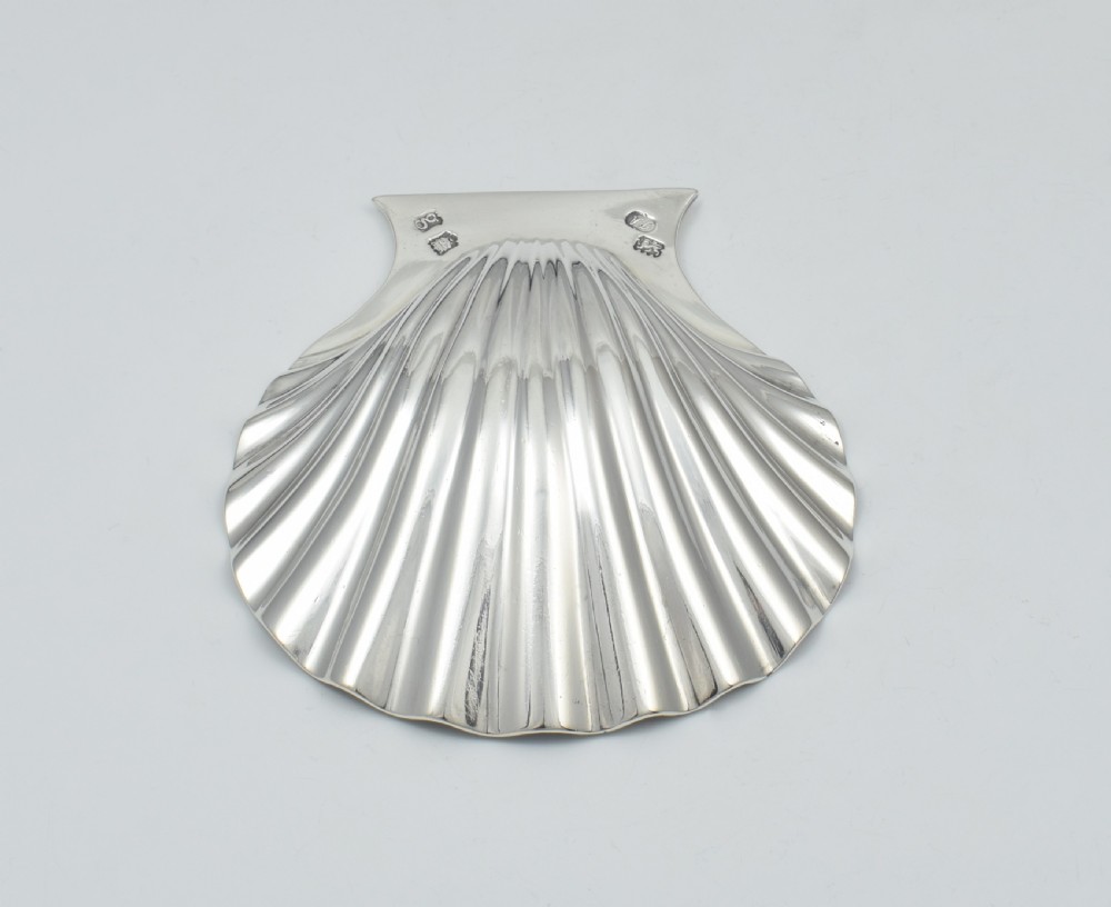Unusual George II Silver Scallop Shell Butter Dish Peter Archambo I View IX