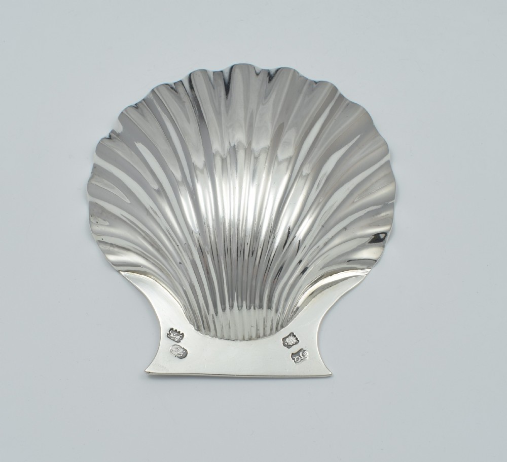 Unusual George II Silver Scallop Shell Butter Dish Peter Archambo I View X