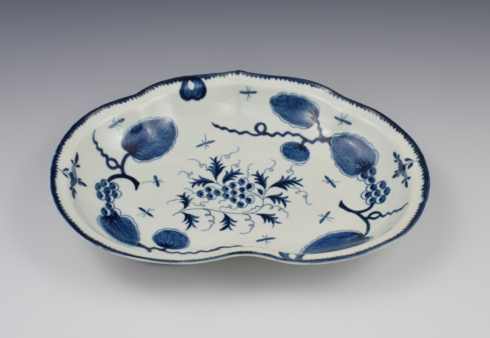 First Period Worcester Rubber Tree Plant Compotier Kidney Dish c.1770 View V