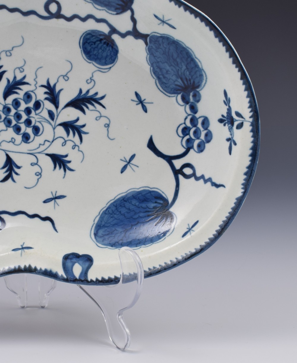 First Period Worcester Rubber Tree Plant Compotier Kidney Dish c.1770 View III