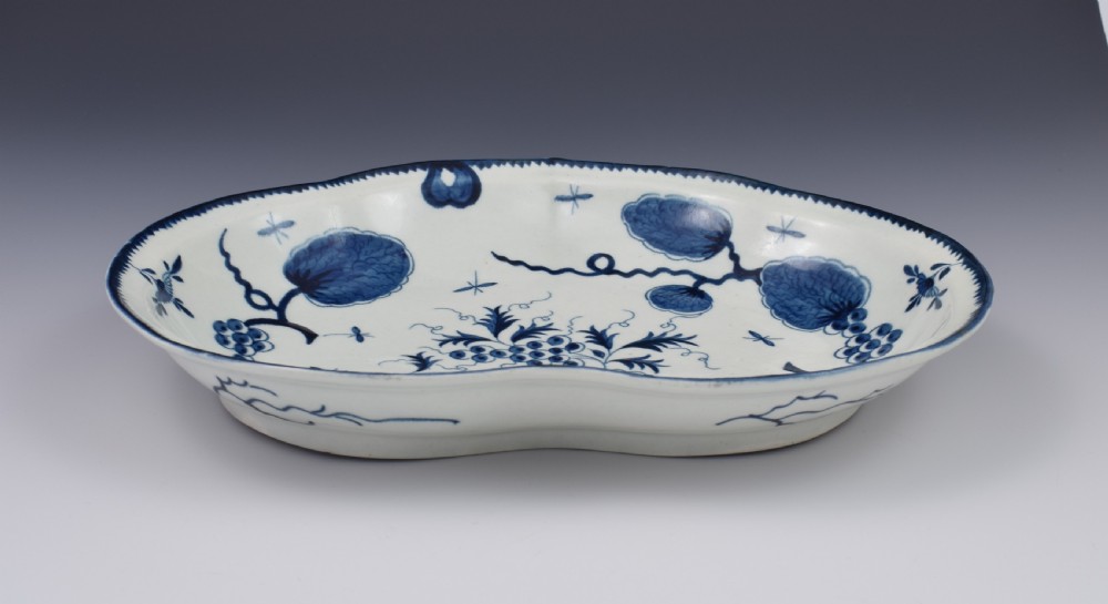First Period Worcester Rubber Tree Plant Compotier Kidney Dish c.1770 View V