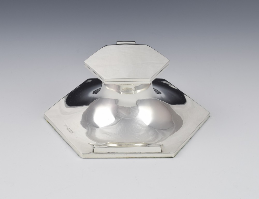 Large Art Deco Hexagonal Shape Silver Capstan Inkwell - Walker & Hall