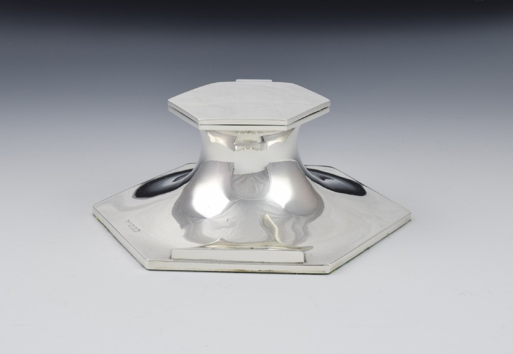Large Art Deco Hexagonal Shape Silver Capstan Inkwell - Walker & Hall View II