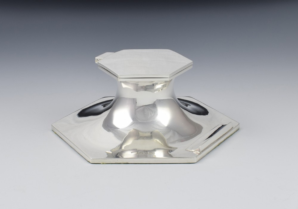Large Art Deco Hexagonal Shape Silver Capstan Inkwell - Walker & Hall View IV