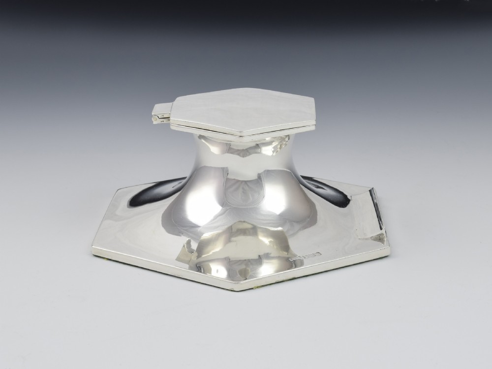 Large Art Deco Hexagonal Shape Silver Capstan Inkwell - Walker & Hall View VI