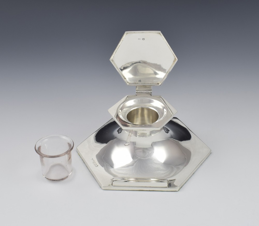 Large Art Deco Hexagonal Shape Silver Capstan Inkwell - Walker & Hall View IX