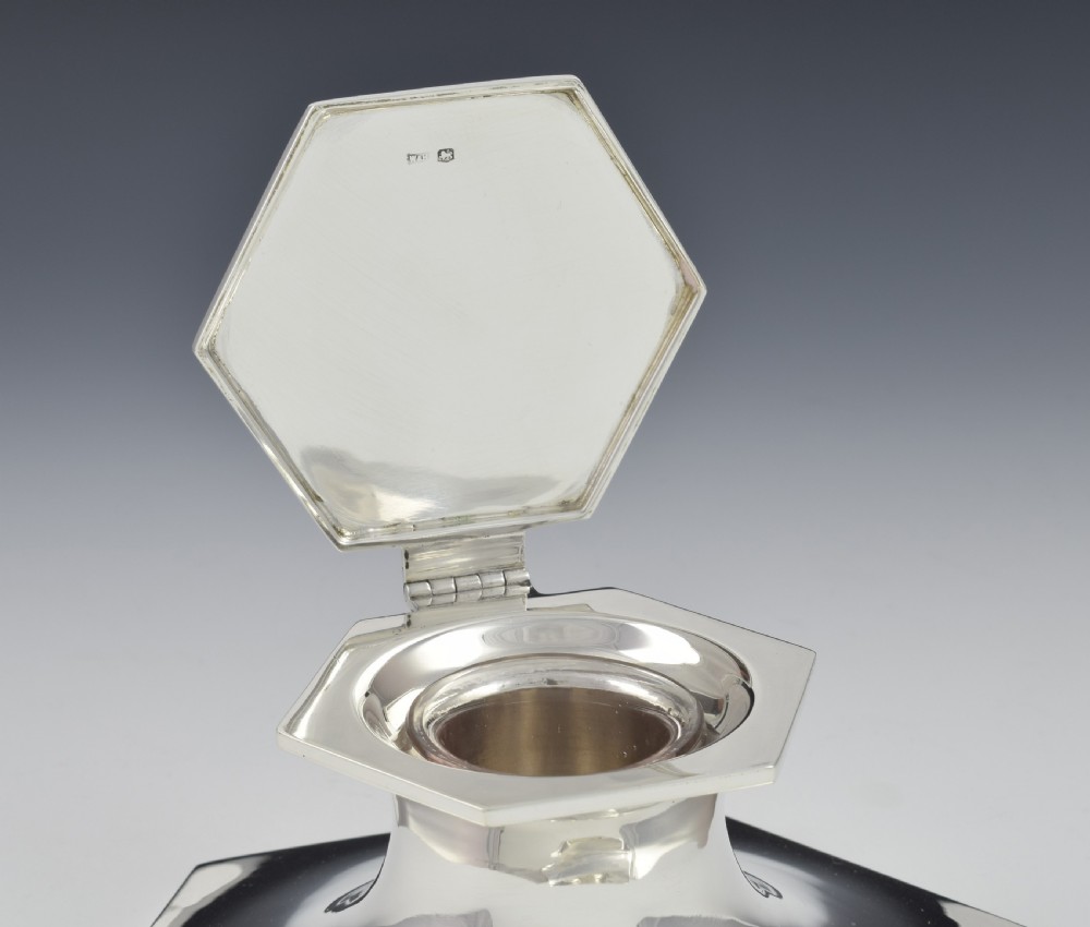 Large Art Deco Hexagonal Shape Silver Capstan Inkwell - Walker & Hall View XII