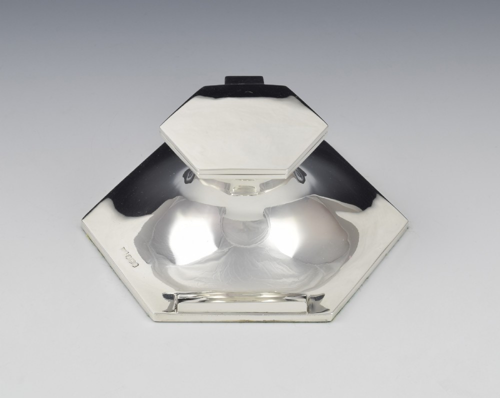 Large Art Deco Hexagonal Shape Silver Capstan Inkwell - Walker & Hall View XIII