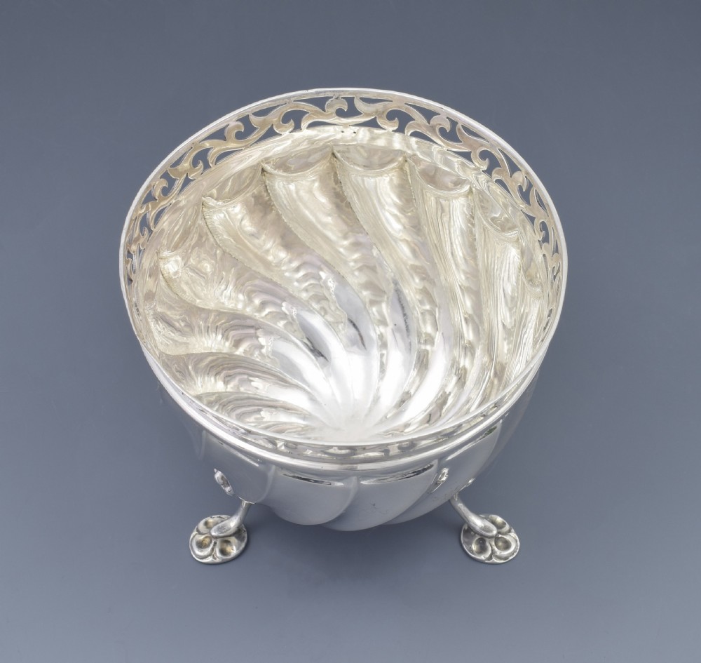 Pretty Edwardian Silver Wrythen Sugar Bowl  View VII
