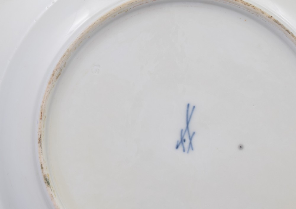 18th Century Meissen Dot Period Porcelain Plate View X